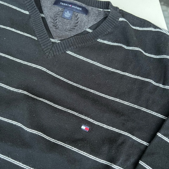 Tommy Hilfiger Men’s Sweater - Picture 2 of 5